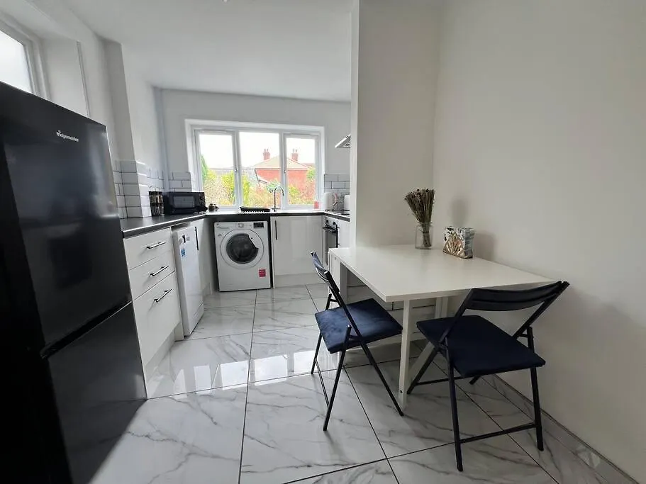 Σπίτι διακοπών Entire Newly Renovated House -Southampton City - Private Driveway Parking - 4 Bedrooms 5 Beds Sleeps 7 - Great For Friends, Families & Contractors Ηνωμένο Βασίλειο